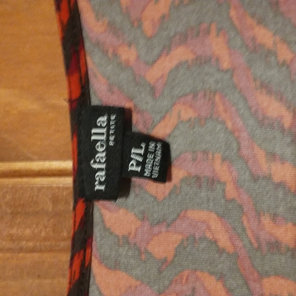 Rafaela woman's P/L scoop neck pleated blouse - Picture 2 of 10